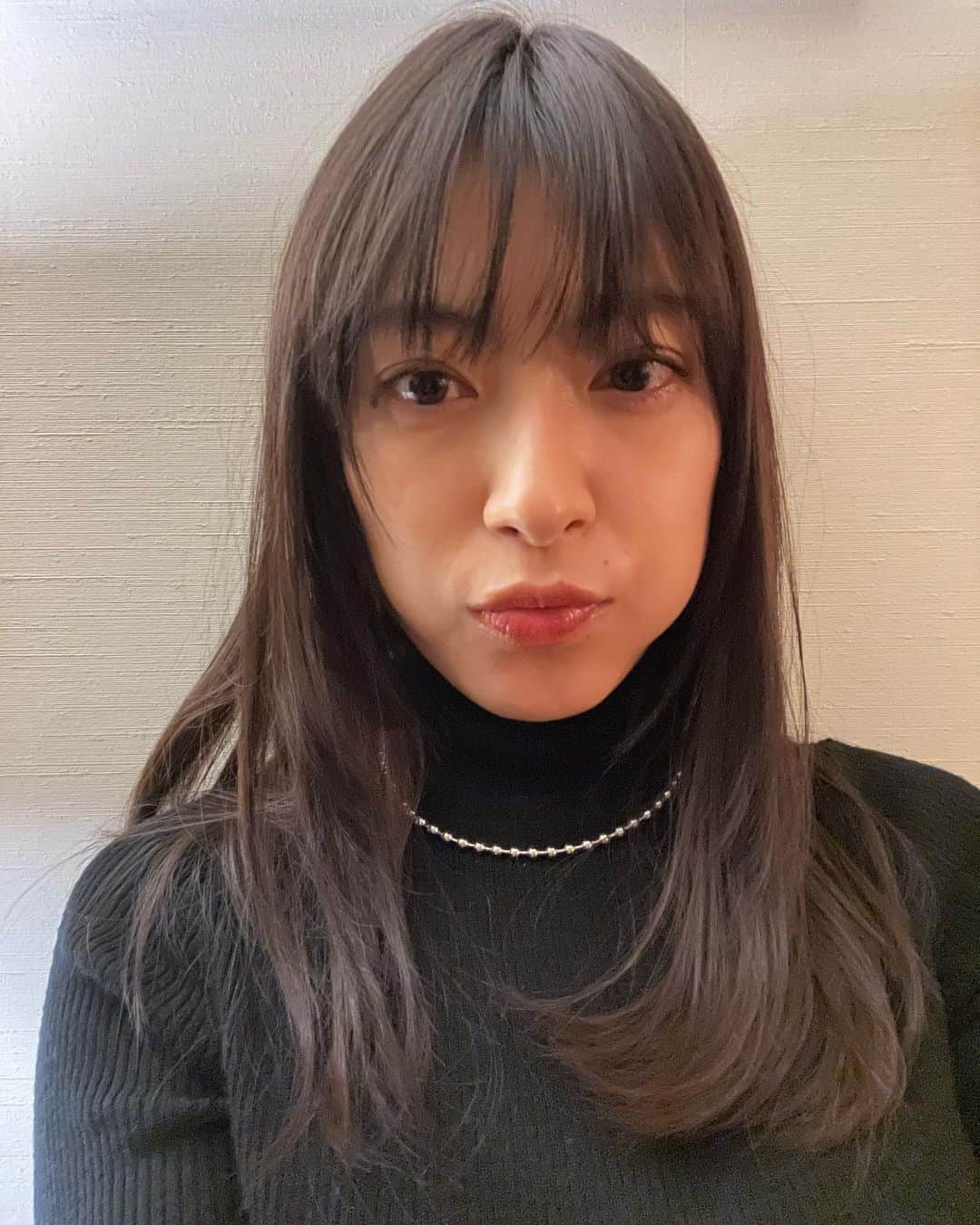 瀧本美織のインスタグラム：「😚🌙🖤✨」