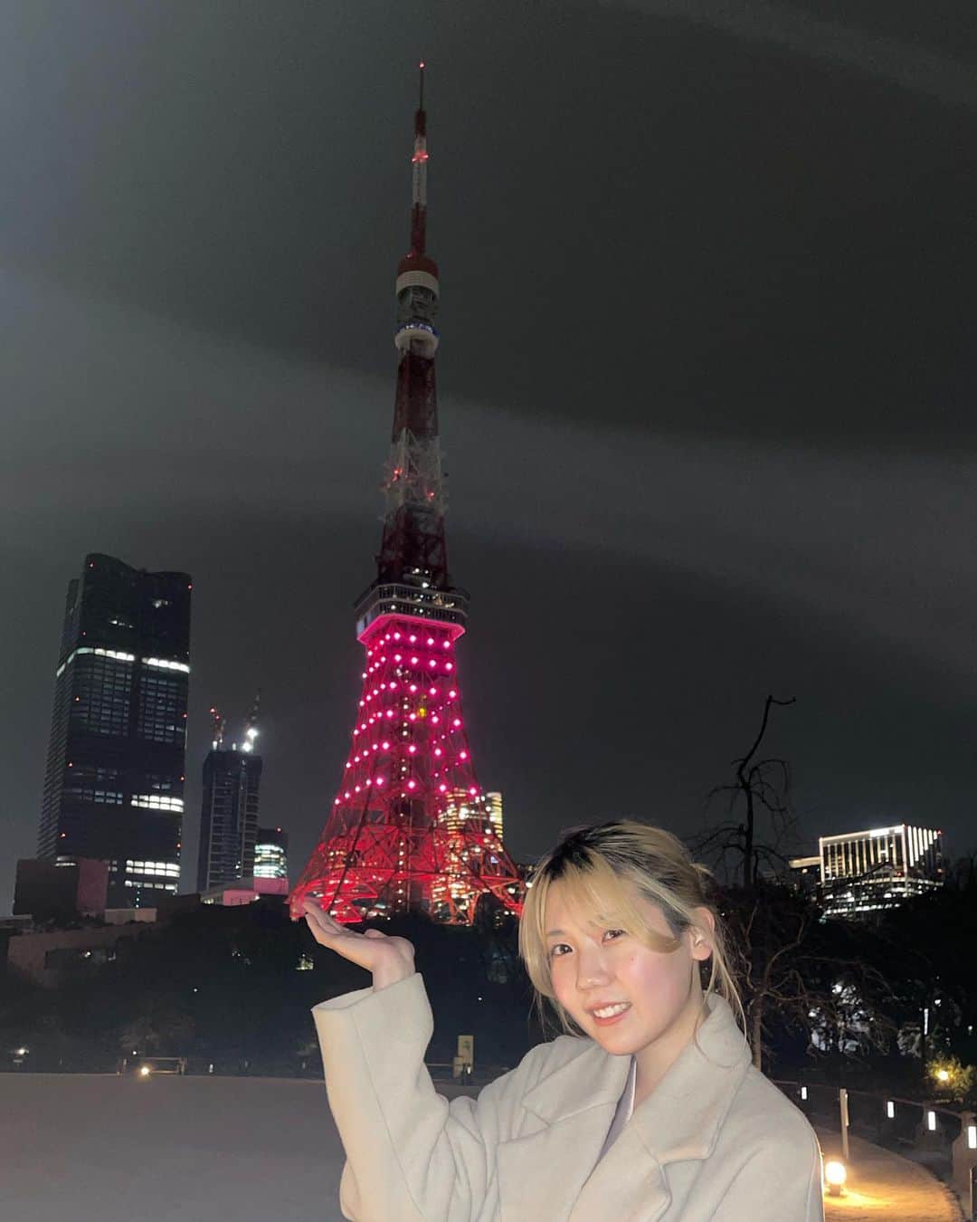 りかこさんのインスタグラム写真 - (りかこInstagram)「東京タワーがピンクに光ってました🗼」2月7日 10時40分 - ri_reeee