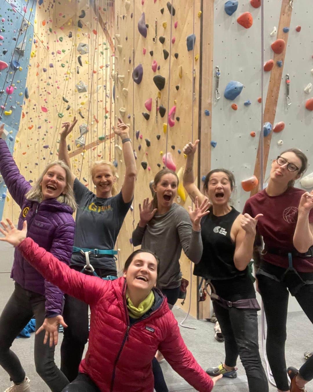 チェルシー・ルーズさんのインスタグラム写真 - (チェルシー・ルーズInstagram)「One of my biggest joys in my life is sharing the sport of climbing with women and other gender minorities.   I’ve worked extremely hard to create offerings to the community, particularly for women and gender queer folks, that hold safe space for people to come learn just as they are. I teach so that these humans learn to develop more autonomy over their own decisions within sport, safety and confidence. I teach in a way that produces results over time so as to protect their energy versus take from it.   I absolutely love my work.   I have two group events that I’d love for you to join me in:   1. Femme Foundations level 1 @g1climbing. This program focuses on teaching foundational technique (footwork and hip integration) in a group environment that encourages autonomy and courage. It’s a great space to meet others and create more community. Two spots remain for Feb 8 start date. Program is 4 weeks. You do NOT need to be a member of G1.   2. “Camp” and Climb with me and @shesendscollective in Shelf Road, Colorado. We have an airbnb - so no need to worry about cold camping! This event addresses mindset and fear management skills, how to mitigate risks while climbing outdoors, and learning personal risk assessments to help you navigate what YOU want to do or not do. Thaw dates for this event are to arrive Friday, February 24 in the evening and depart mid day, Sunday Feb 26.   Both registration links can be found in my bio.   Please feel free to share if you have friends who you think would benefit from these programs   ❤️ forever grateful」2月7日 1時52分 - chelseanicholerude