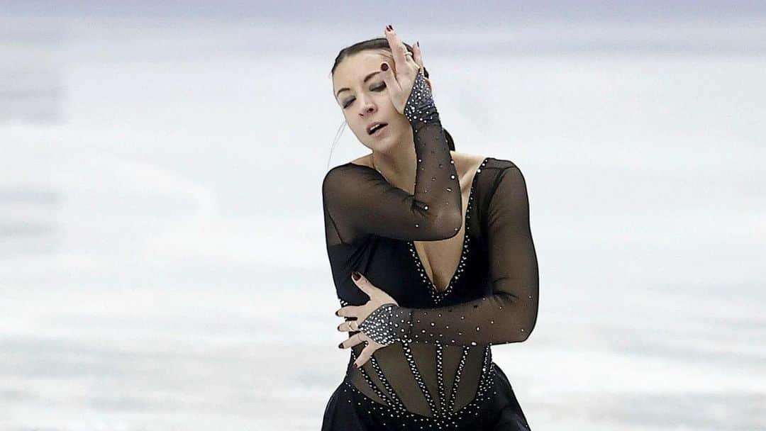 のインスタグラム：「The passion to this sport is still so big ❤️ this year’s Europeans were super disappointing for me…After a week off I’m back on ice and ready to work hard 💪🏼  Thank you for all your support ❣️  #figureskating #deutscheeislaufunion #spitzensportbundeswehr」