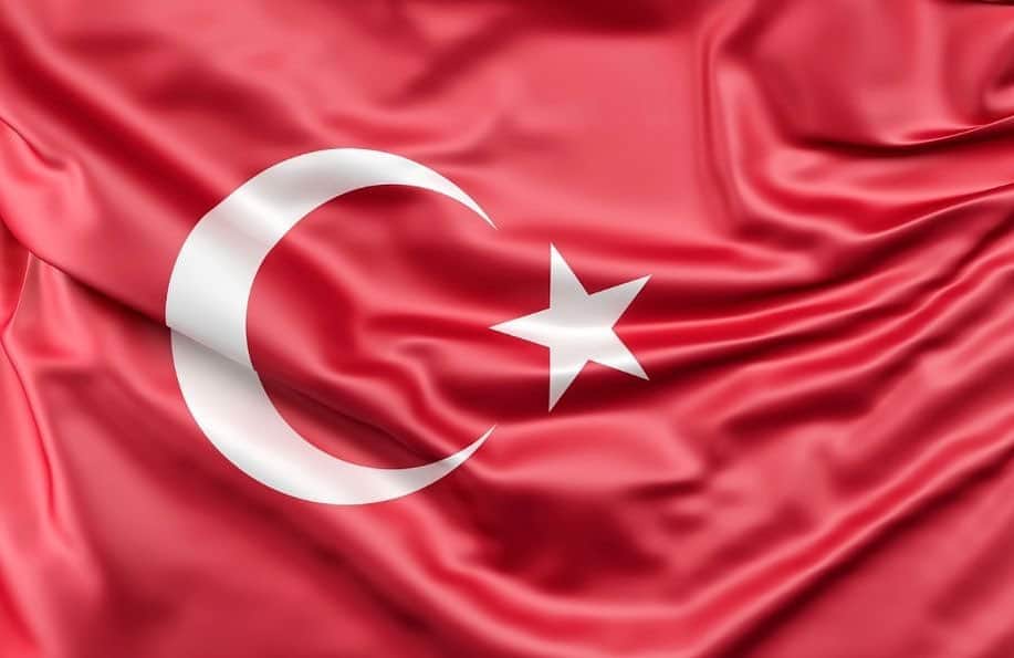 ディディエ・ドログバのインスタグラム：「Kalbim,düşüncelerim ve Dualarım bütün Türk halkıyla birlikte…💔🙏🏾🇹🇷  My heart and my thoughts are with you my Turkish People.  My condolences to all the country and the families 💔🙏🏾🇹🇷」