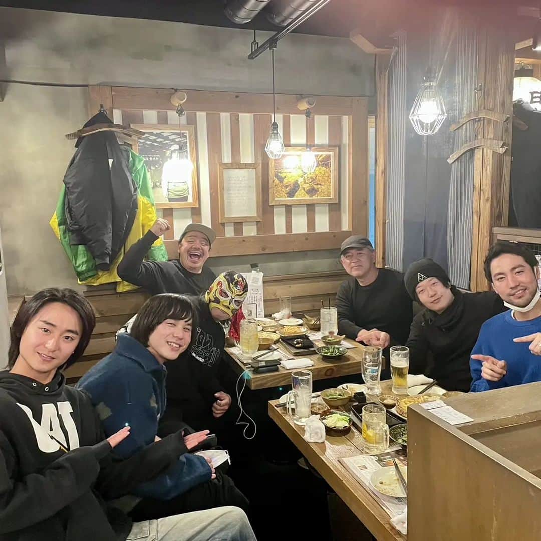 須田拓也のインスタグラム：「山脇の映画みんなで観てきた⁡ ⁡「あけましておめでたい人」⁡ ⁡かっこよかった⁡⁡ ⁡みんな目標に向かって走ってる⁡ ⁡良き刺激を受けたし⁡ ⁡自分もそうでありたい ⁡#山脇辰哉⁡⁡ ⁡#アチャまさのり ⁡#アンディ・ウー⁡ #遠藤洸次郎 ⁡#小柳友⁡ ⁡#小林グループ ⁡」