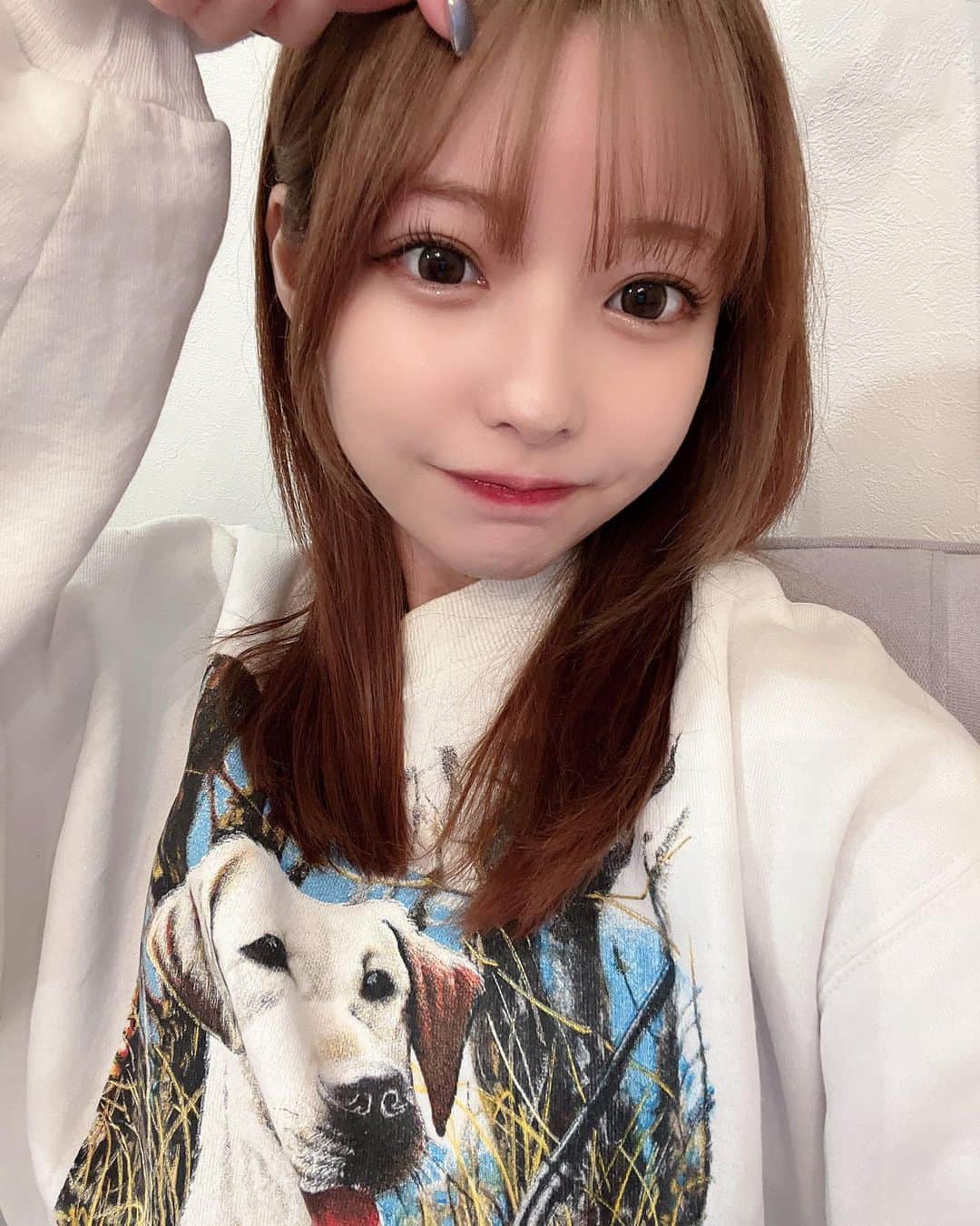 sarimaru(国木田さりまる)のインスタグラム：「さやちゃんが「ドッグ」って命名してくれた犬のトレーナー🐕」