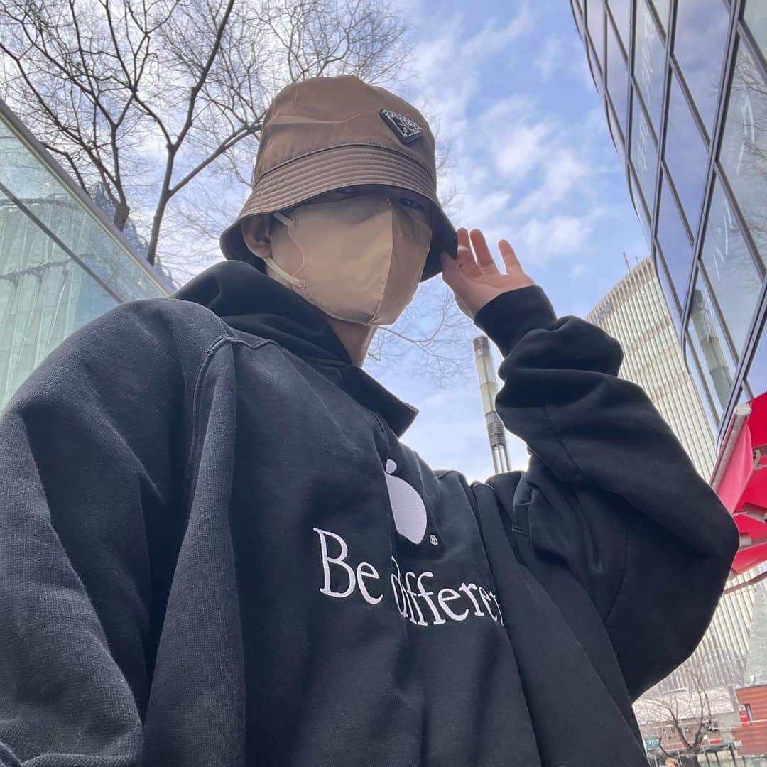EZAKI YOSHIKIのインスタグラム：「@balenciaga 🅱️」