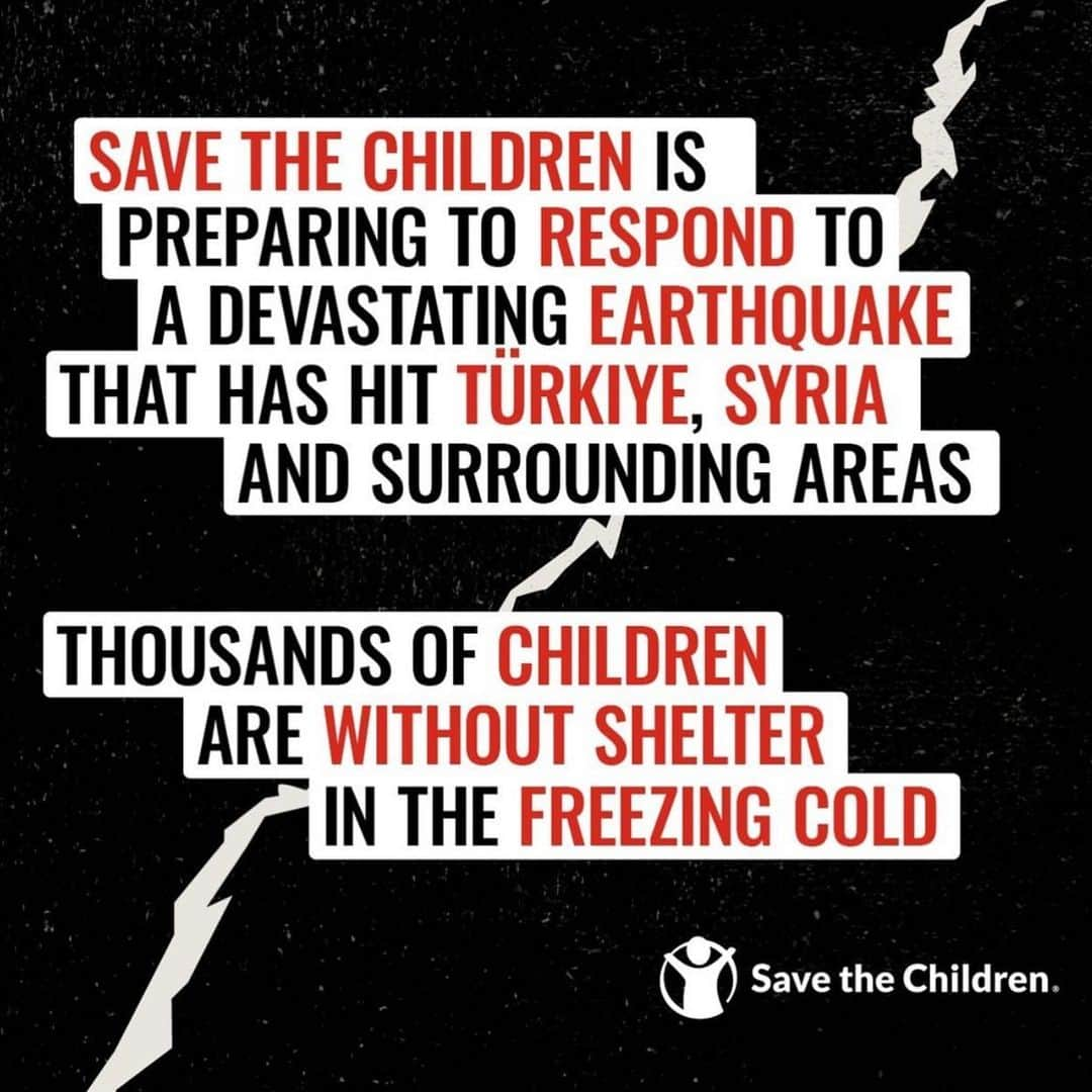 コビー・スマルダーズのインスタグラム：「A 7.8 magnitude earthquake reverberated across 10 provinces in the south of Türkiye (formerly known as Turkey) and devastated large parts of Syria, with reports of more than 2,000 people killed and thousands children and families forced from their homes into the freezing cold.  Save the Children’s emergency response team is preparing to meet the most urgent needs of children and families living in the areas hardest hit by the earthquakes in Türkiye and Syria, and, planning to support affected communities with winterization and emergency kits, including blankets and winter clothing. —————————————————————— If you’re in Canada and would like to support connect with @savethechildrencanada #TurkeySyriaEarthquake」