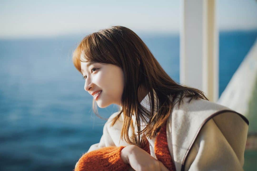 週刊少年マガジンのインスタグラム：「【3号連続】#日向坂46 ！ 2023年2月1日（水）発売の「#週刊少年マガジン 」9号に、#日向坂46 の#影山優佳 さんが登場！  日向坂46の1期生としてグループを支える彼女。  #カタールワールドカップ では、サッカーへの愛と知識をいかんなく発揮し、一躍、時の人へ......！  そんな影山優佳さんのグラビアを撮り下ろし。サッカーに関するインタビューも掲載！！  🏃‍♀️発売は本日まで！ まだの方はお急ぎください！  -----  撮影 / YOROKOBI スタイリング / 川上舞乃 ヘアメイク / 渋谷絵里奈 デザイン / 坂上和也（banjo）」