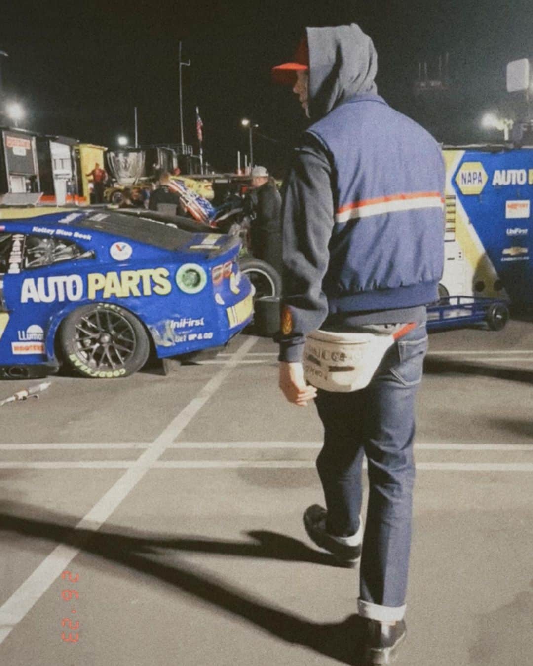 クリス・ギャルヤのインスタグラム：「Core memory. Thank you @nascar 🏁  #Racing #BuschLightClash 🏟️ #nascar #FannyPack」
