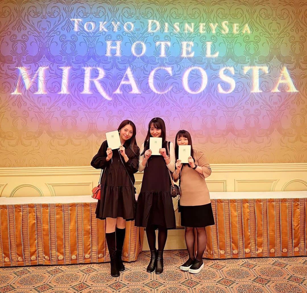黒澤ゆりかのインスタグラム：「今年最初の夢の国は この日限定の キュイジーヌ・オン・パレードというパーティーへ💓  レストラン、ホテルの全シェフが結集したお料理メニューとワインのペアリングを堪能したよ☺️  テーマは日本🇯🇵  テーブルがなんと1番だった😳  どんどん沼ってます笑 今年もたくさんいこうと思います😍笑  #Disney #夢の国 #キュイジーヌオンパレード」