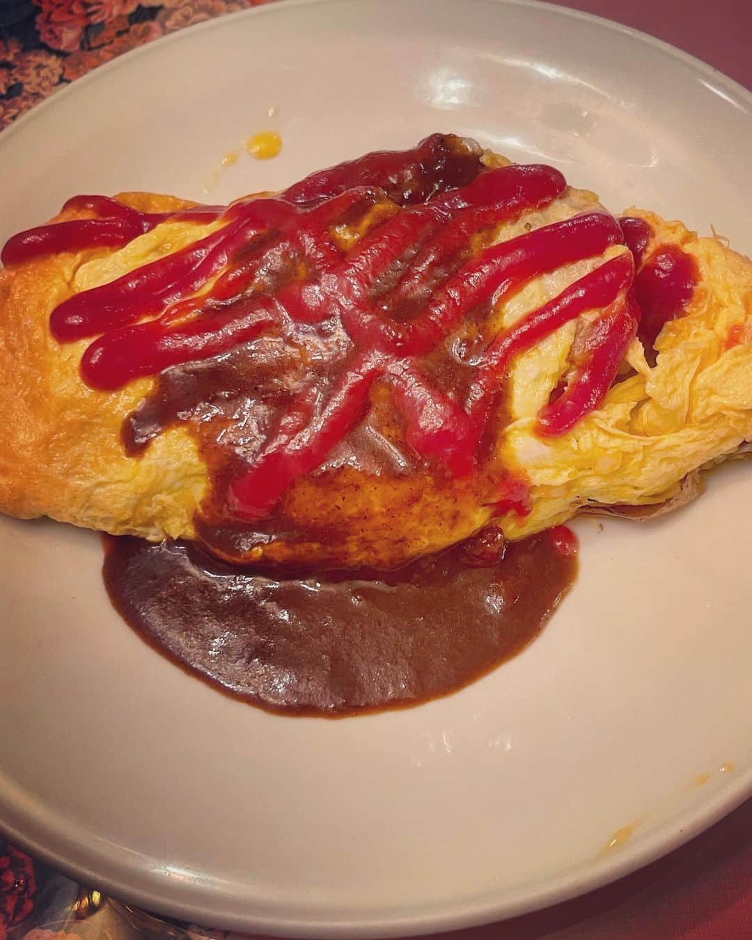 のインスタグラム：「ここの喫茶店のオムライスが日本一好き  #オムライス」