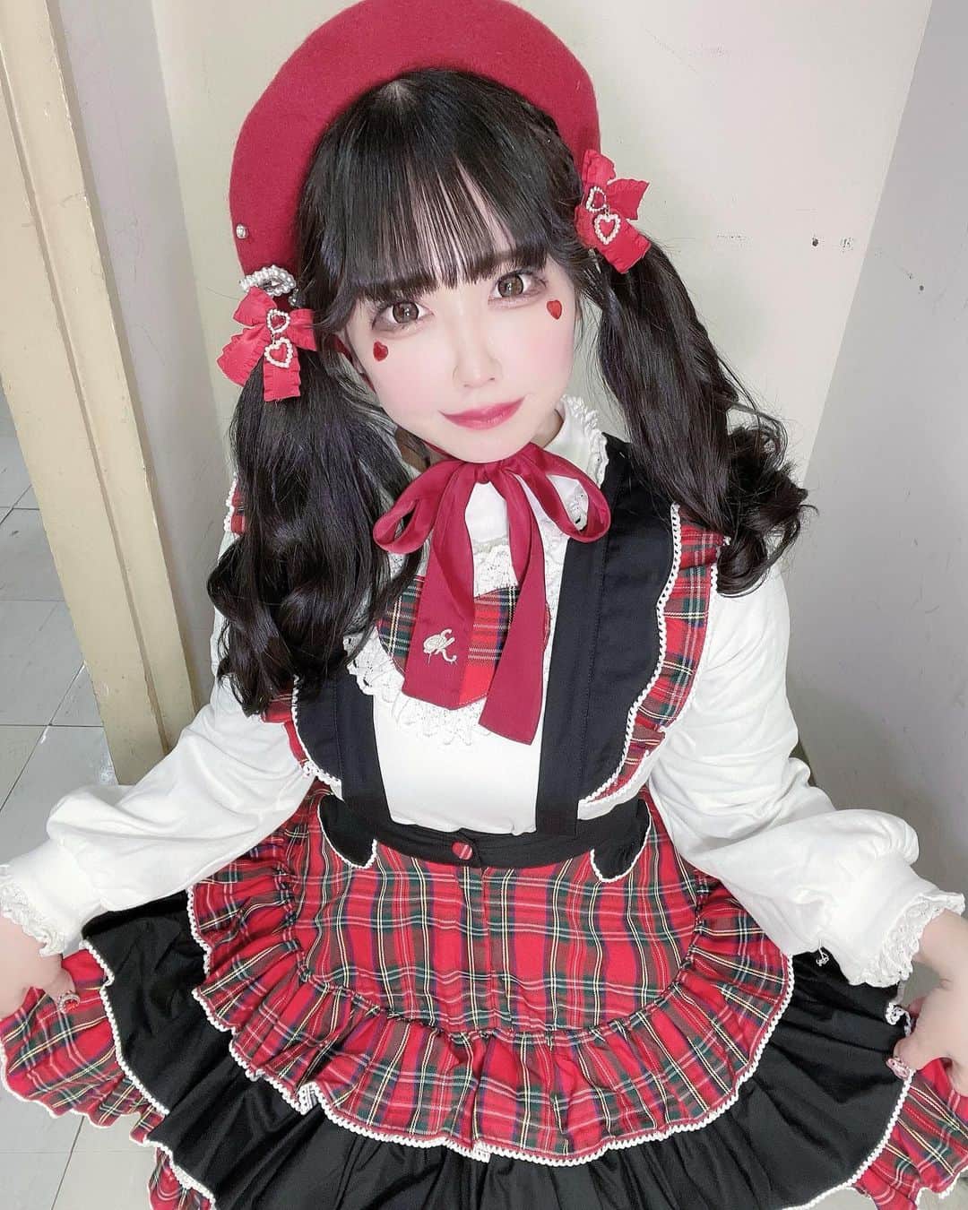 恋汐 りんごのインスタグラム：「❤️ 🧸 ❤️ 🧸 .°ʚ(Ｕ 'ᴗ' Ｕ)ɞ°.  #ツインテール  #ツインテールアレンジ #ヘアアレンジ  #epetice  #japanese  #japanesegirl」