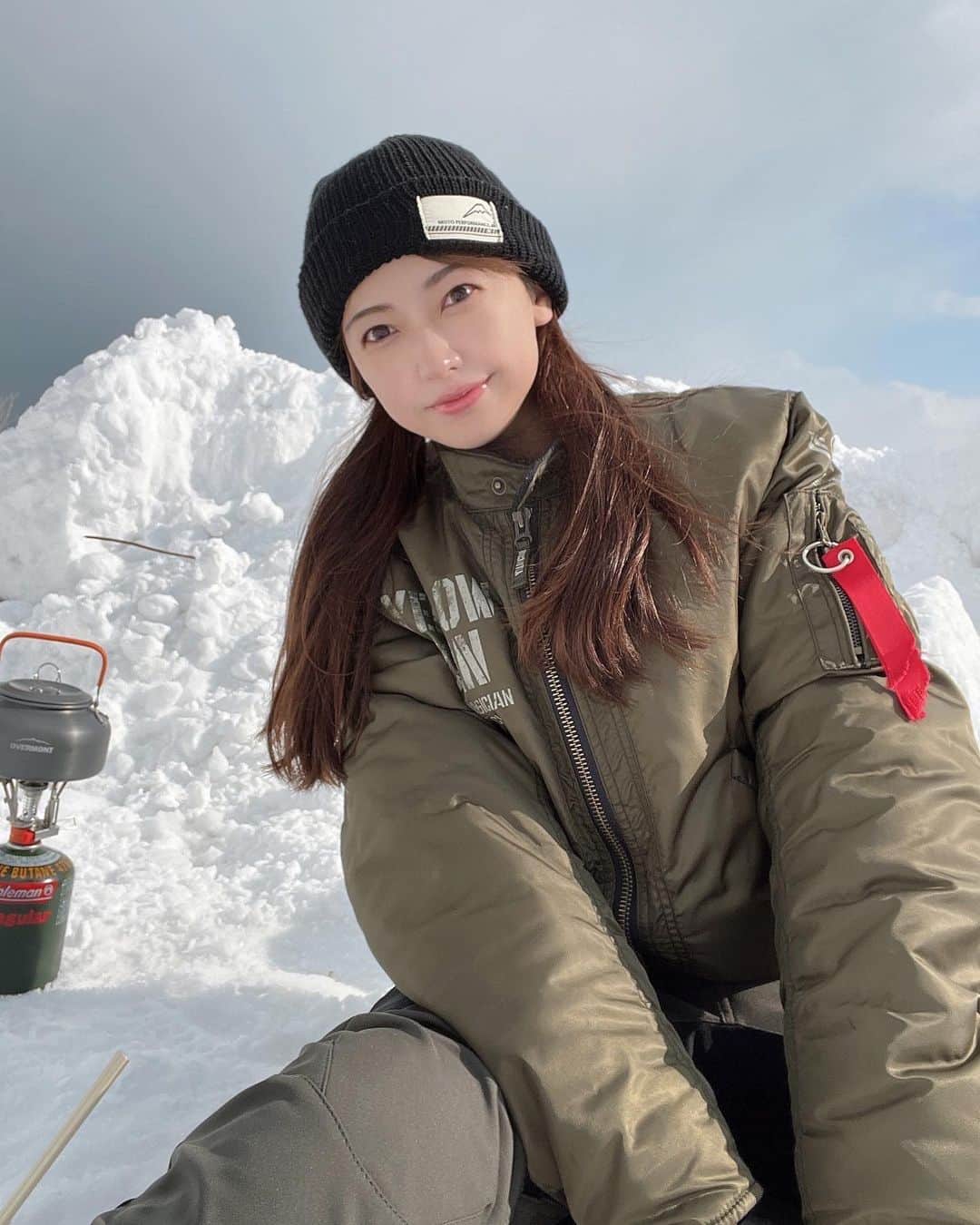 金田彩奈のインスタグラム：「⛄️  小樽雪中ツーリング🛵❄️  #バイク #バイク女子 #北海道ツーリング #クシタニ #イエローコーン #カブ #スーパーカブ #kushitani #yellowcorn #supercub #motorcyclegirl」
