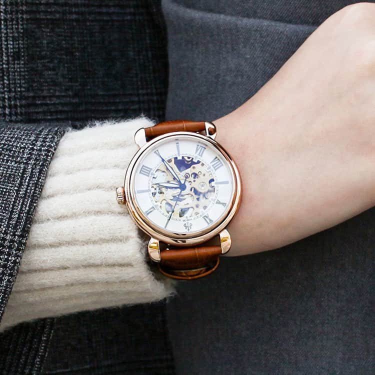 Lobor Japan ￥のインスタグラム：「COSMOPOLITAN D'ORSAY BROWN   42mmの大きめサイズがコーディネートの主役になります。  シンプルなお洋服にも オケージョンなシーンにもお洒落に合わせて頂けます。  @loborjapan」