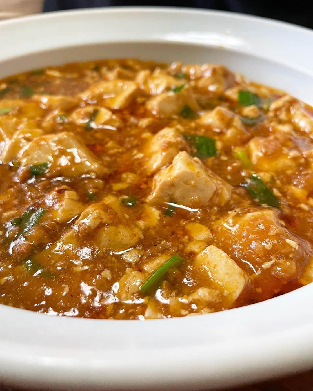 外園一馬のインスタグラム：「麻婆豆腐の下には美味しい麺が隠れています🍜」