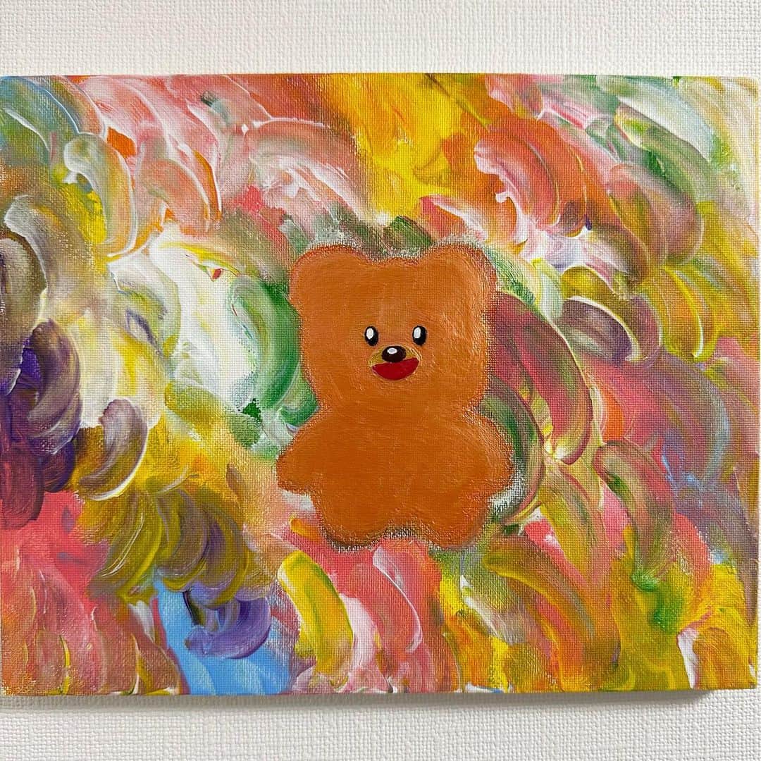 大村まなるのインスタグラム：「@manabu_oomura78  「ひかるくま」/「bright bear」  光ります。  size 210mm×297mm  #アート  #アーティスト #アートギャラリー  #抽象画  #抽象画アート #kawaii  #japan  #art #artwork  #artgallery  #artist  #艺术 #絵  #俳優  #artcollector  #art #かわいい  #キャラクター #pikachu  #ピカチュウ  #カービィ  #kitty  #サンリオ  #クロミ  #japan  #anime」