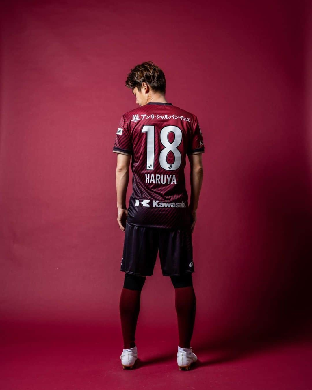 井出遥也のインスタグラム：「No.18❤️💪  #ヴィッセル神戸 #visselkobe  #楽天モバイル #rakutenmobile  #井出遥也」