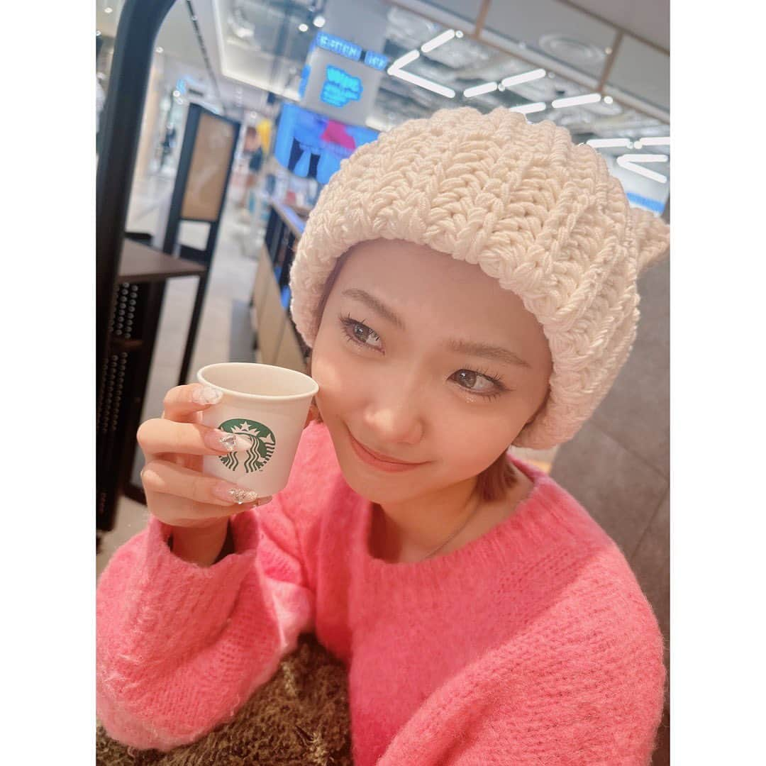 あみかさんのインスタグラム写真 - (あみかInstagram)「ままとスタバ行ったら小さいコーヒー貰った〜」2月7日 20時56分 - amika_tanaka0429