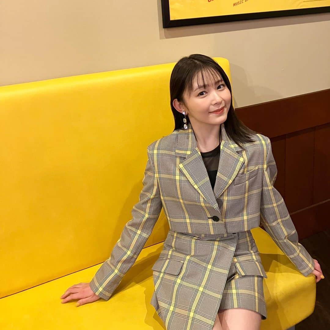 久間田琳加のインスタグラム：「冬のミニが好き💐 そして今日はブラザー・トラップ第3話放送です！ 複雑な三角関係はじまりました！！ ドキドキきゅんな展開も、、🫶🏻 #りんか丈 #TBS #ドラマストリーム #ブラザートラップ」