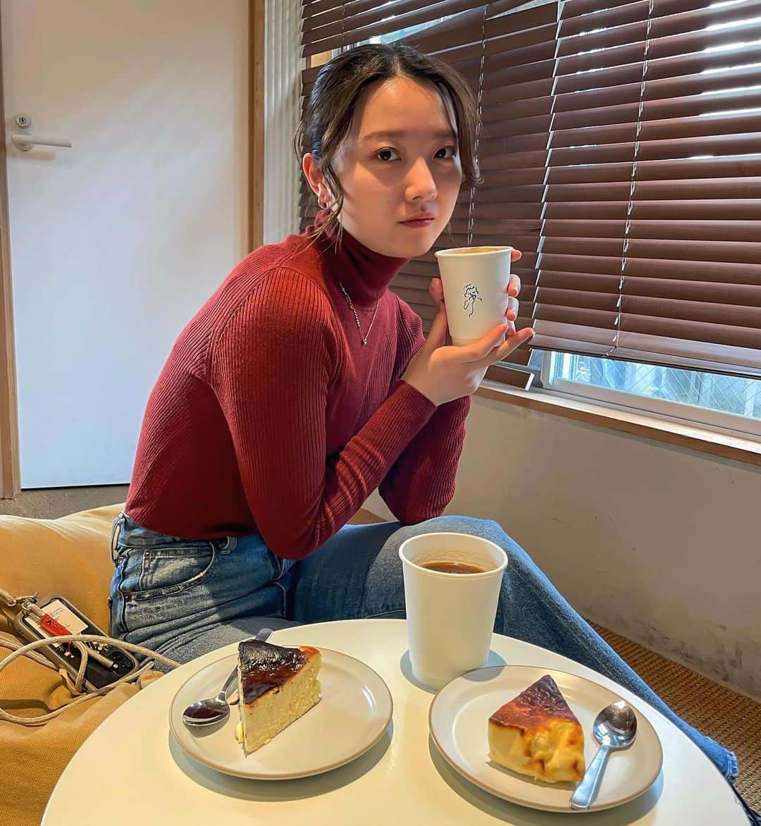 柴崎汐理のインスタグラム：「@nephew_yoyogipark  ケーキの中でチーズケーキが1番美味しいと思う🧀」