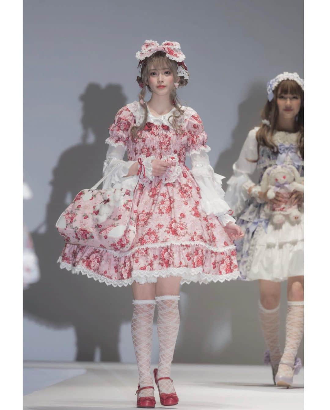 益田珠希のインスタグラム：「♡ #babythestarsshinebright ♡   #アイドル  #ロリータ #ロリータファッション #fashionshow #idol  #lolita  #lolitafashion  #lolitadress  #lolitastyle #sweetlolita #jfashion  #japan」