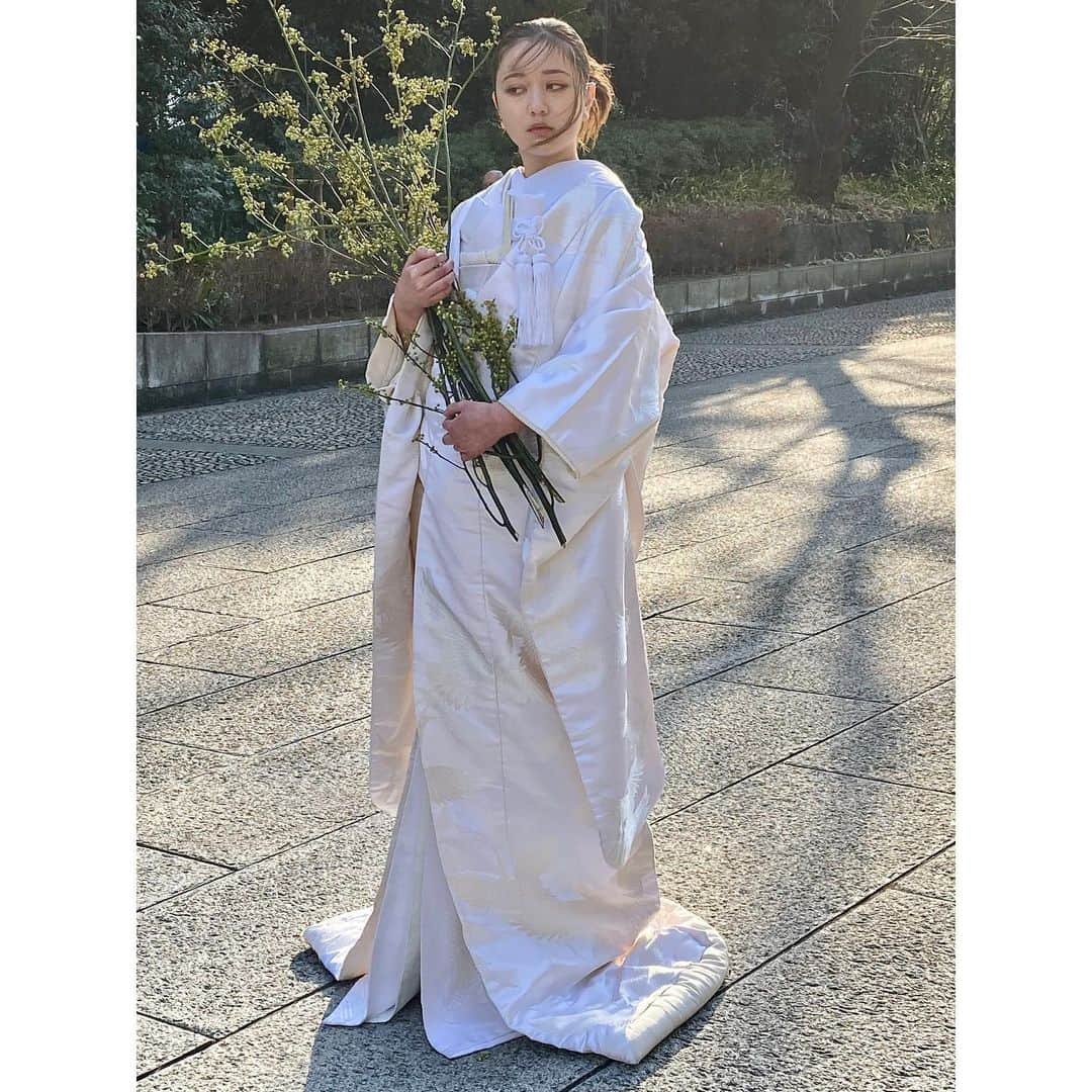 木村ユリヤさんのインスタグラム写真 - (木村ユリヤInstagram)「お嫁さんになりました👰‍♀️✨ . . . . . . . . . . #和服　#和装前撮り #和装ヘア #和装ヘアアレンジ #和装花嫁 #ハーフモデル #ハーフ　#モデル　#フリーモデル　#フリーランスモデル　#サロンモデル　#サロモ　#撮影モデル 　#kawaii #可愛い女の子　#和装 #和装モデル #和装メイク #作品撮り　#作品撮りモデル　　　 #ヘアモデル #ヘアアレンジ #ヘアスタイル 　#被写体　#案件募集　#透明感　　#案件 #ファッションモデル　#ロケーションフォト #ロケーション撮影」2月7日 22時53分 - yuliya1018