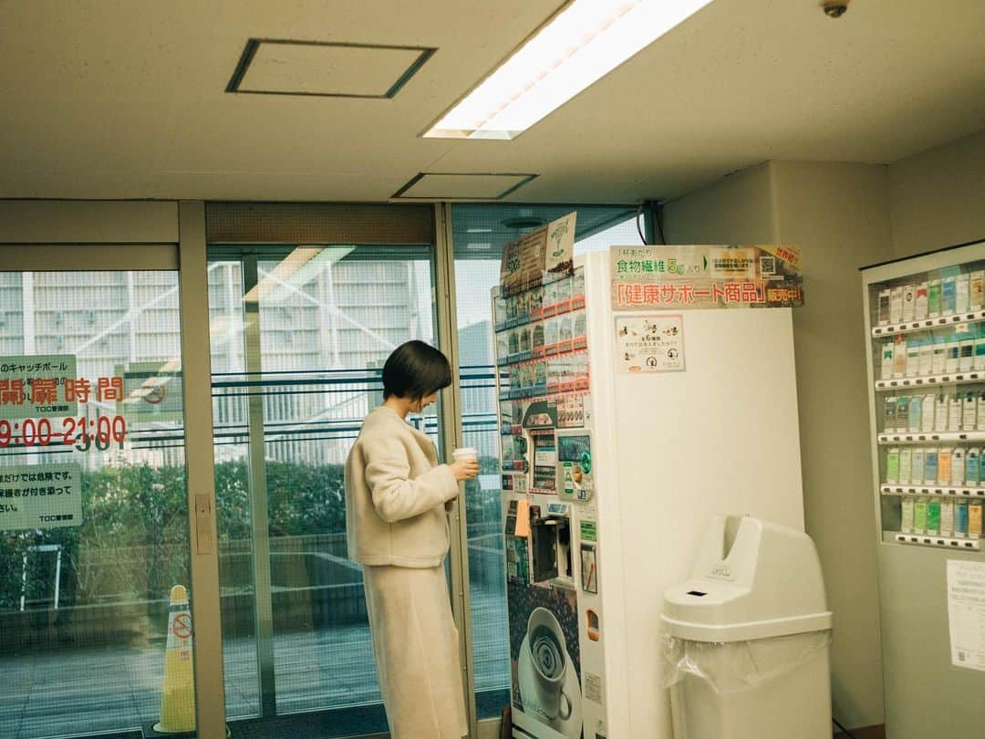 山根愛のインスタグラム：「最近、お家時間がかなり充実してる… 夜中にご飯作ったり、スーパー行ったり… 広いキッチンにしてよかった〜 あと、最強のチーズケーキが届いたので、これで生き延びれそう。  お家にご飯あると朝起きるのが楽しみになります🍚」