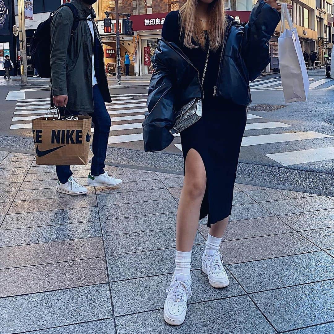 のインスタグラム：「春みたいな温かさで最高だった～🌸 good night🥱💭 . 😮😮😮？ . #gn #fashion #code」