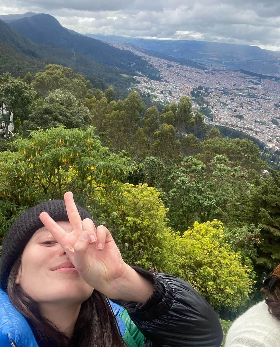 アレハンドラ・ギルマンさんのインスタグラム写真 - (アレハンドラ・ギルマンInstagram)「Colombia you’ve been real🫰🏻 can’t wait for everyone to watch @el.capo.oficial on @paramountplusla #elcapo4 #tis」2月8日 3時08分 - aleguilmant