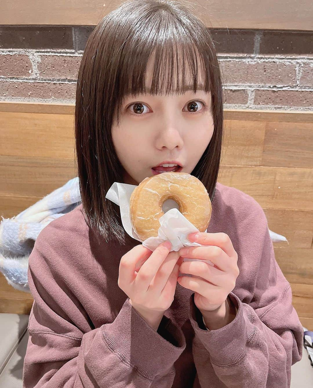 佐倉ちひろのインスタグラム：「あま〜い🍩 #starbucks #cafe #instagood #fff」