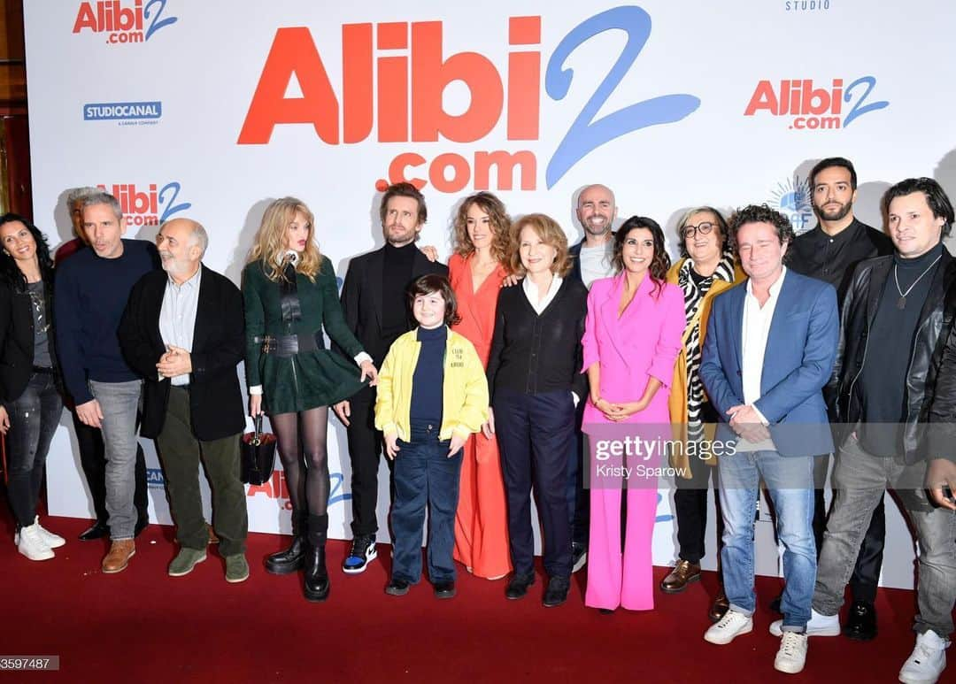 エロディ・フォンタンのインスタグラム：「Avant première incroyable au Grand Rex hier soir 🤩💖 Merci à tous, merci d’être venus si nombreux 😍 @studiocanal.fr @lacheauphilippe @tarekboudali @julienarruti @catherine_benguigui @bestimage_agency #comedie」