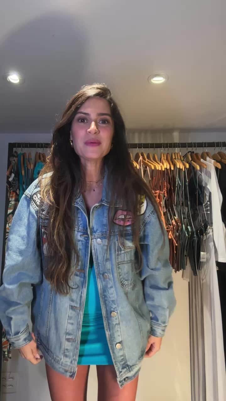 Thaila Ayalaのインスタグラム：「Live de agorinha p vcs aproveitarem os descontos!!!  Mais uma horinha com eles no ar!」