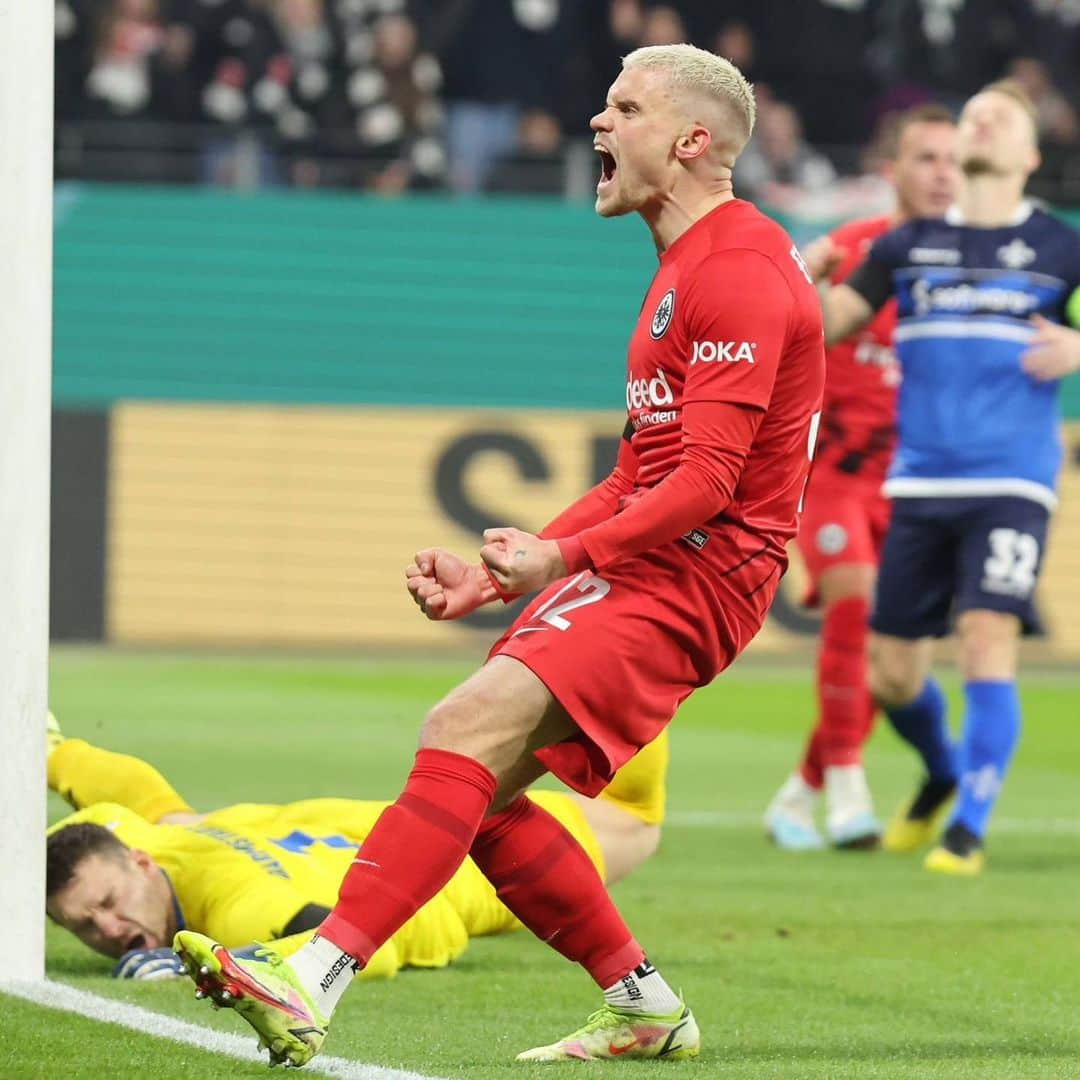 フィリップ・マックスのインスタグラム：「Second game, second win - and already played my first derby! We had to work hard but the fans gave us the extra energy! Thanks for the amazing support 🙌」