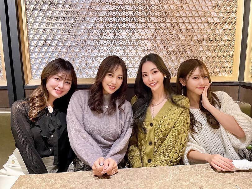 のインスタグラム：「みつくにで焼肉女子会🍗  仲良いみんながたまたま 新旧wedsでweds会になったよ🤣💙 楽しすぎた❤️‍🔥  久しぶりのみつくにもとっても美味しかったご馳走様でした🤤」