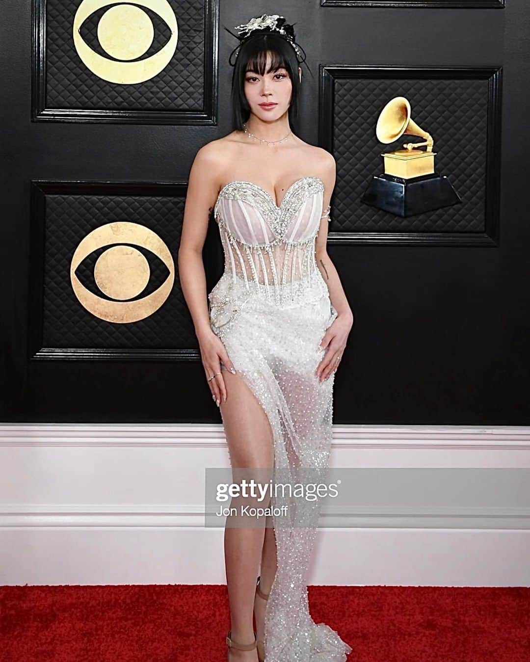 Emily Meiさんのインスタグラム写真 - (Emily MeiInstagram)「The full look from The Grammys @recordingacademy ✨✨ much sparkles」2月8日 10時34分 - emily.ghoul