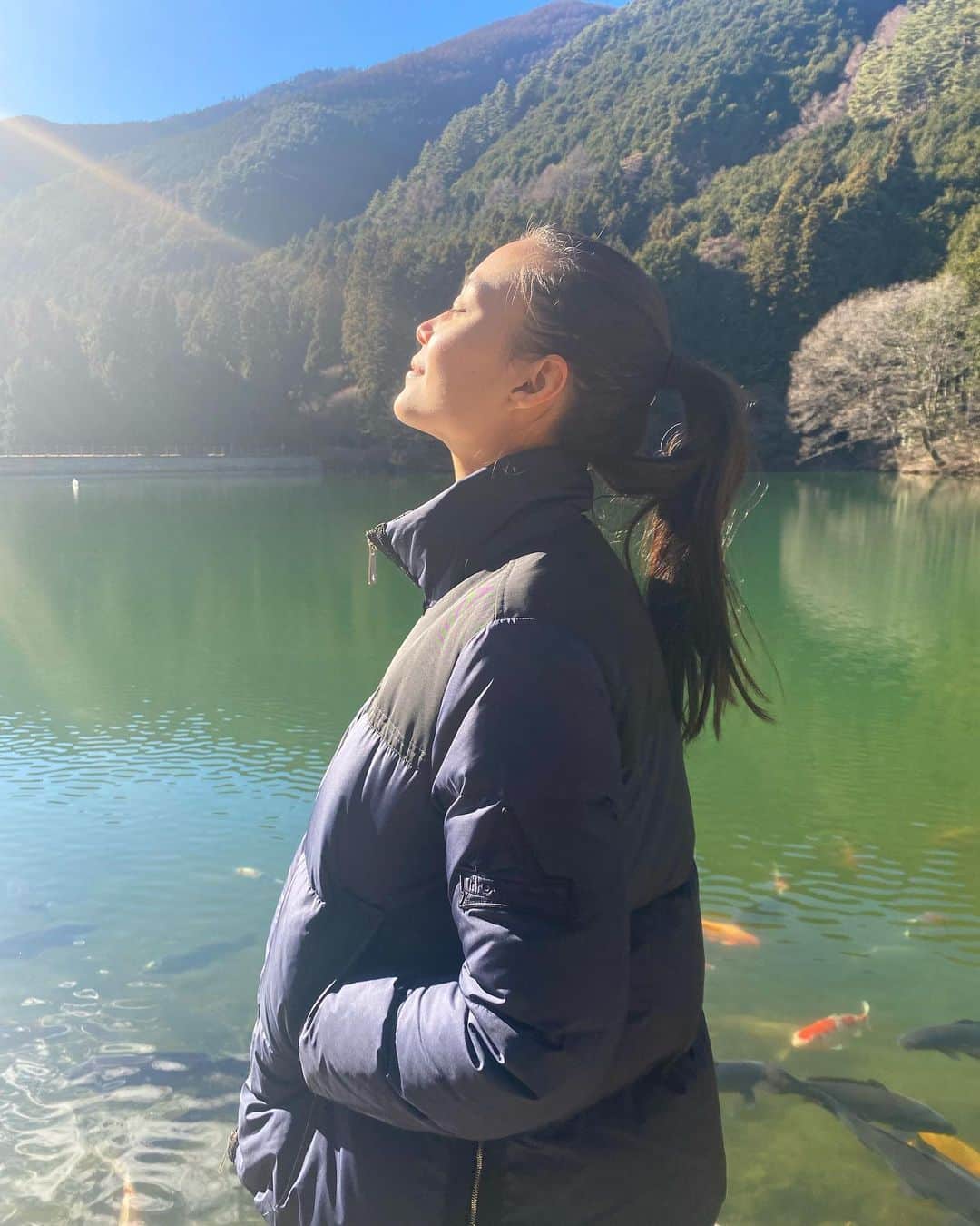 タヤネのインスタグラム：「Sometimes you just need to take a deep breath✨ have a nice day!   #breathe #nature #morelove #peace」