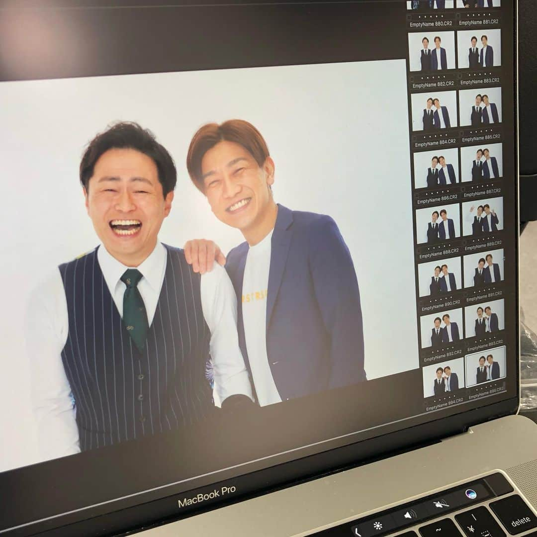 梅村賢太郎さんのインスタグラム写真 - (梅村賢太郎Instagram)「二枚あります #ラフ次元 #宣材写真 #こんな宣材写真使わん #なんで脱いだんやろ #メイク #ビューラー 使ってた #おねえ」2月8日 12時49分 - rahujigenume