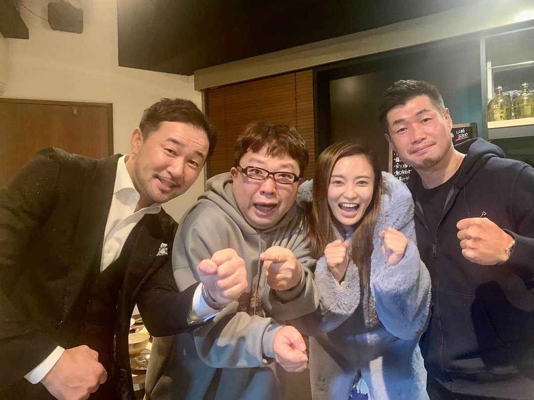長谷川穂積のインスタグラム：「そういえば去年天野さんとこじるりさんと会った わたす　可愛い方　明るい方　酔拳かじってそうな方」