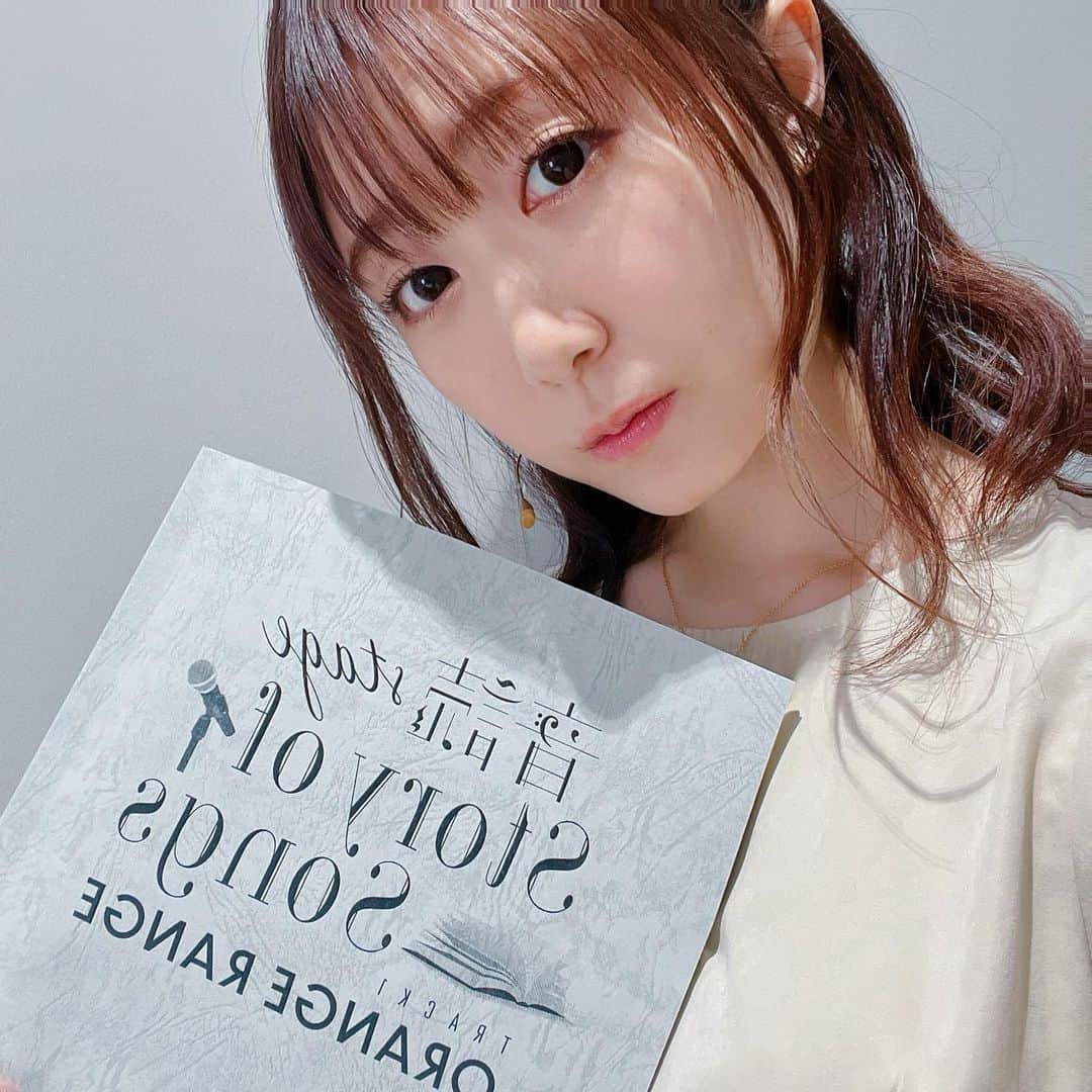 日高里菜のインスタグラム：「⁑  「-音読Stage- Story of Songs Track1 ORANGE RANGE」 初日公演無事終了しましたっ！  賑やかで笑える話から胸にぐっとくる話 心があったかくなる話などバリエーション豊かでしたっ！  みなさんはどのお話がお気に入りだったかな😌？  やっぱり作品やキャラクターと向き合う時間って好きだし みんなで作りあげていく感じが大好きです！  #朗読劇　#ORANGERANGE さん #音読　#伊藤静 さん　#茅野愛衣 さん」