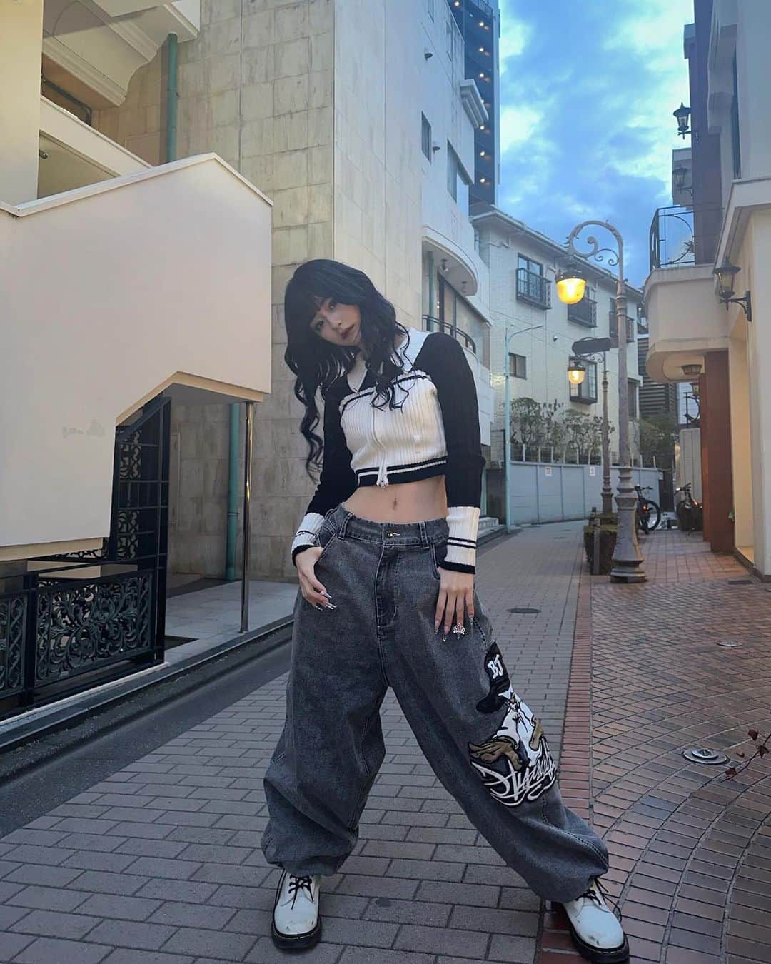 かれんのインスタグラム：「･ はやくあったかくなれーーー ･ ･  #かれんのくろーぜっと」
