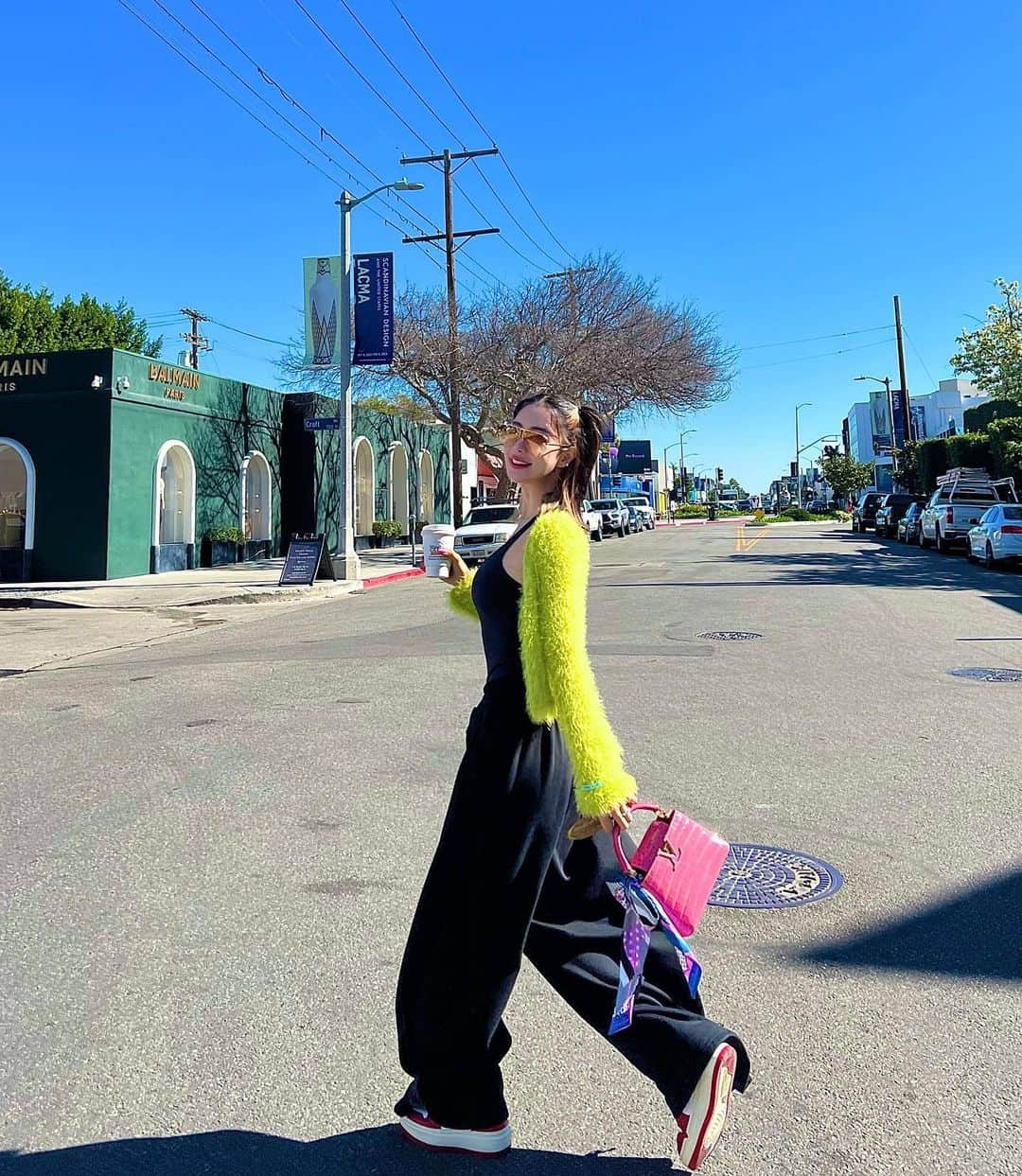 クララさんのインスタグラム写真 - (クララInstagram)「Happy Tuesday💚💙  #actressclara #클라라 #fiveline #파이브라인 #louisvuitton #nike #instantfunk #ootd #fashion」2月8日 15時42分 - actressclara