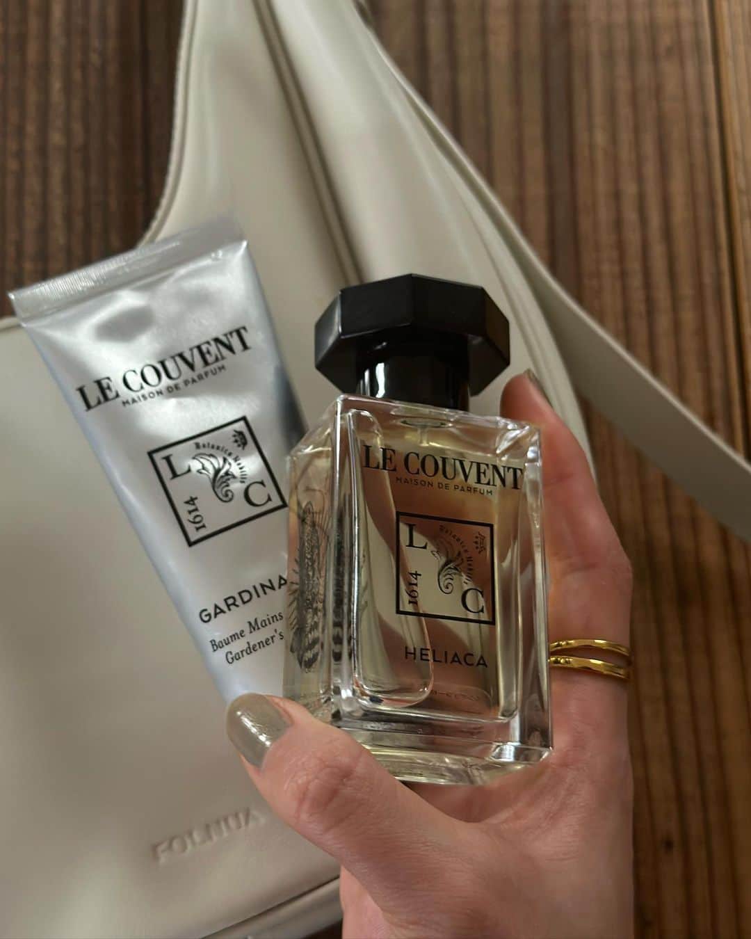 小嶋彩音のインスタグラム：「ㅤㅤㅤㅤㅤㅤㅤㅤㅤㅤㅤㅤㅤ お気に入りの香りが増えていく🌱 @lecouventparfums_japan」