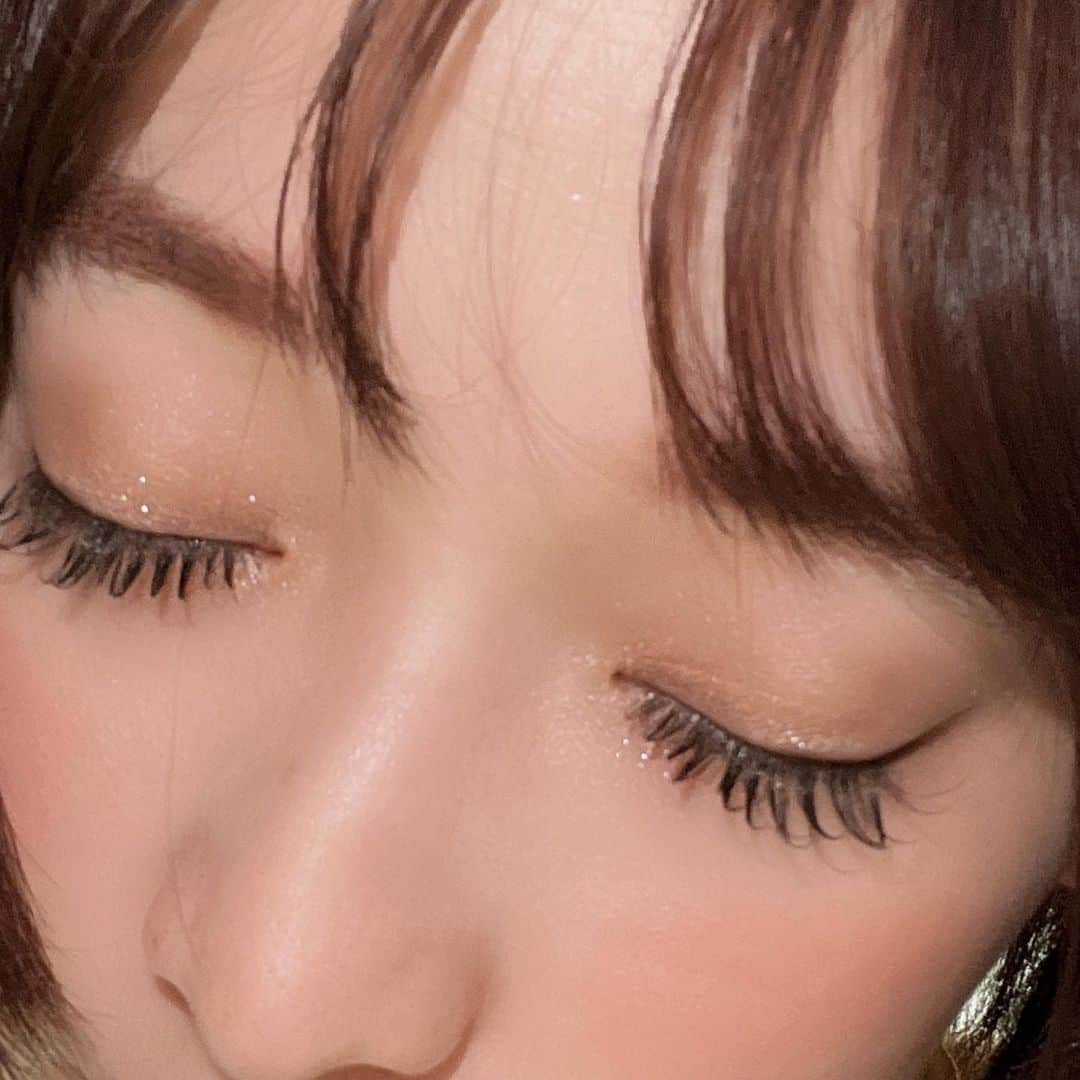 齊藤美沙貴さんのインスタグラム写真 - (齊藤美沙貴Instagram)「フラットラッシュ🫧  リペア行ってきて まつげきれいになって嬉しい 🧚‍♀️💕 170本ついてマス。  #フラットラッシュ#マツエク#マツエクデザイン #マツエクレシピ#Cカール#まつ育」2月8日 16時05分 - misya_kids