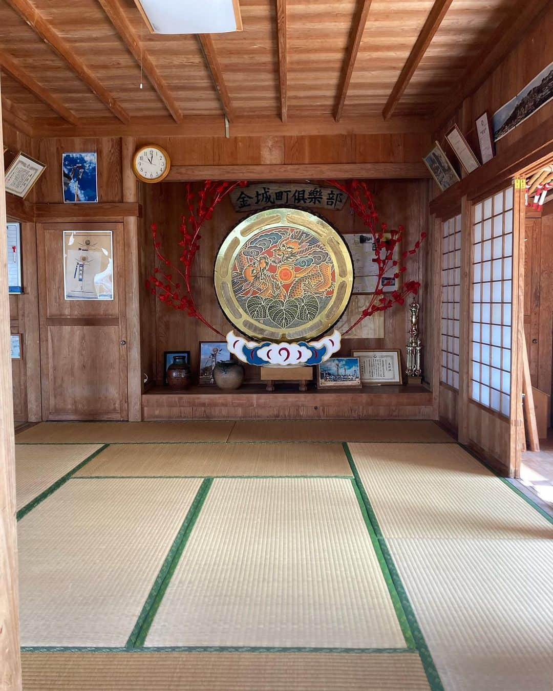 トニー・バーネットさんのインスタグラム写真 - (トニー・バーネットInstagram)「A stroll along the Kinjo Stone Road. In use since the 16th century #okinawa #naha #kinjostoneroad」2月8日 16時23分 - tony.barnette