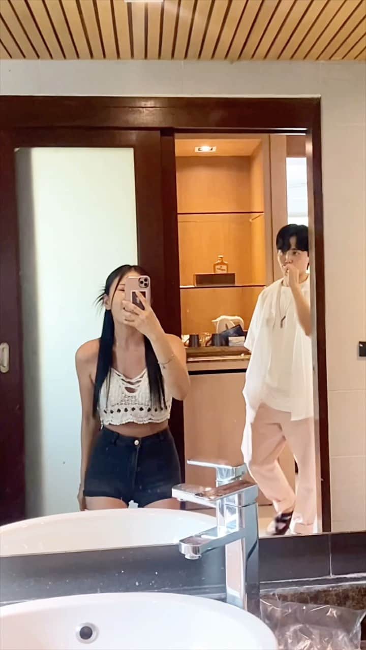 のインスタグラム：「?? : 양치하게 나와 - - - #riffchallenge #highnotes #highnotechallenge #fallinlovealone」