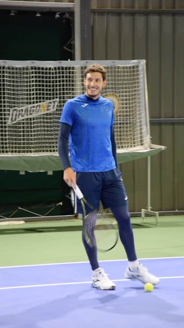 パブロ・カレーニョ・ブスタのインスタグラム：「READY TO SHINE✨  Pablo Carreño is having the productive practices with @young_nava and getting ready for the upcoming tournaments:  @abnamrowtt 🇳🇱 and @open13marseille 🇫🇷  Vamos🔥  #equelitefamily #tennistournament #tennispractice」