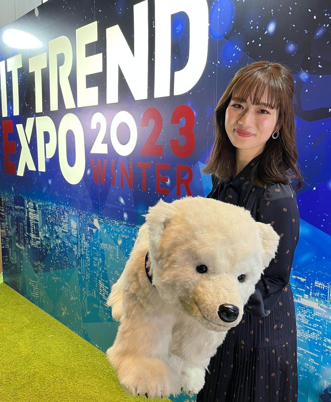 釜井美由紀さんのインスタグラム写真 - (釜井美由紀Instagram)「ITトレンドEXPO 2023 winter💙 ⁡ 昨年夏に続き、MCとして参加させていただいています✨ 今回はwinterということで シロクマちゃんが出迎えてくれました♡🐻‍❄️ ⁡ 残り２日間もよろしくお願いします☃️ ⁡ #itトレンドexpo #オンラインイベント #オンライン展示会 #tbsスパークル #アナウンサー #フリーアナウンサー #mc」2月8日 19時34分 - miyuki.kamai