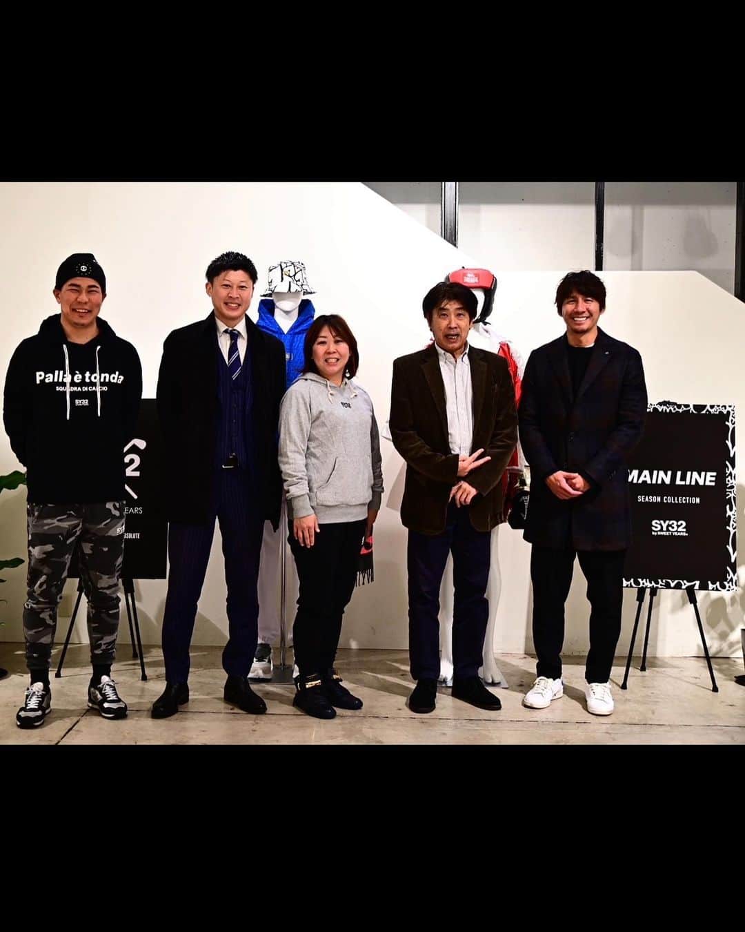 横谷繁さんのインスタグラム写真 - (横谷繁Instagram)「数年ぶりにガンバ大阪ユースの同期英也に会いました！ 明日何してるー？からご縁がありSY32の展示会にも参加させて頂きました！ みなさんも是非！  #ガンバ大阪ユース #G6 #岡本英也 #sy32  #sy32bysweetyears」2月8日 19時36分 - yokotani_shigeru