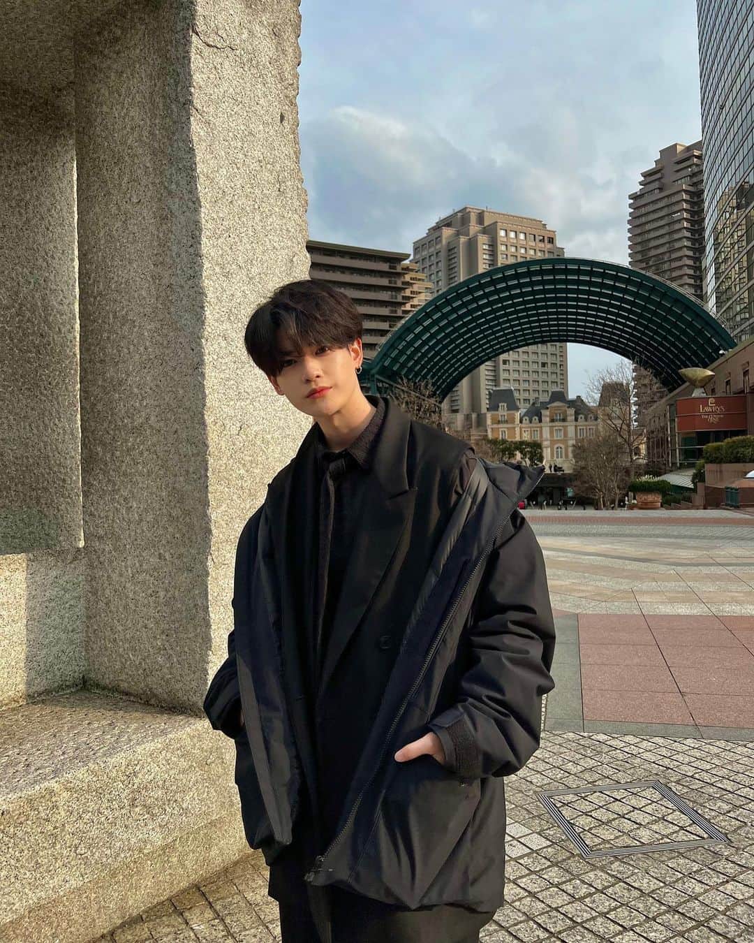 水原匡也のインスタグラム：「とある撮影で恵比寿行ってきた❗️ 本当に何度も言ってるけど太ったマジヤバいです、、、😭 ジム行きますはい誰か一緒に😂 コメントたくさん書いてって📝 #恵比寿ガーデンプレイス」