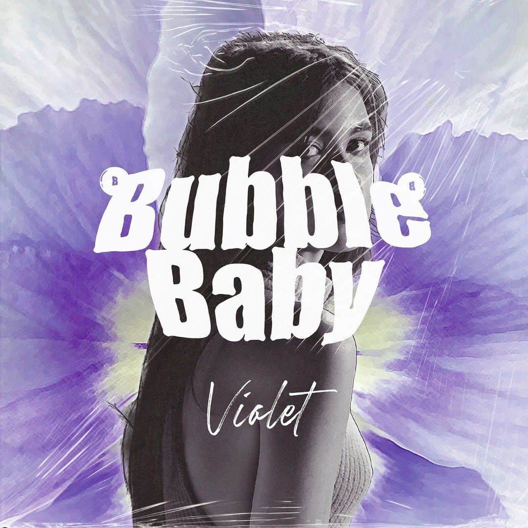 RUDE-αのインスタグラム：「本日で26歳になりました。  と同時に新バンドBubble Baby début single「Violet」がリリースされました。  正直に話します。コロナになってツアーが無くなった。人間関係でも悩んだ。メジャーも辞めた。いつからかみんなとの武道館の約束から俺は背を向けていたんだと思う。  沖縄でゆっくり暮らして、普通の幸せに向かって行く一方で、音楽とは離れていってるのが自分でもわかった。  でも俺の中で眠ってた情熱を戻してくれたのは紛れもなくみんなでした。家族、友達、ファンの皆んな、街、自然、最近は色んなものからエネルギーを貰っていて、みんなが居るからここにいるんだって心の底から思ってる。  失った物にもこれまでの出会いにも俺を作ってくれた１つ1つに感謝してる。  目を合わすこと、手を繋いで体温を感じること、好きだぜってハグをすること、全部が奇跡なんだなって思う。  今新たな気持ちで宣言します。  俺は何年かかろうが武道館までみんなを必ず連れて行きます。  一度手放した俺たちがこんないい年になってまで熱くなれるもんはもう音楽しかない。全員に感謝を伝える方法も音楽しかない。  過去に生きるのは辞めた 話を未来に進めよう。  2023 綺麗な涙をみんなで沢山流そうな。  出会ってくれた全ての人達へ 生まれてきてくれてありがとう 不器用な父親、産んでくれた母親へ 人生をくれてありがとう  26歳も愛を持って✌︎   あなたの目は太陽 あなたのKissは月夜」