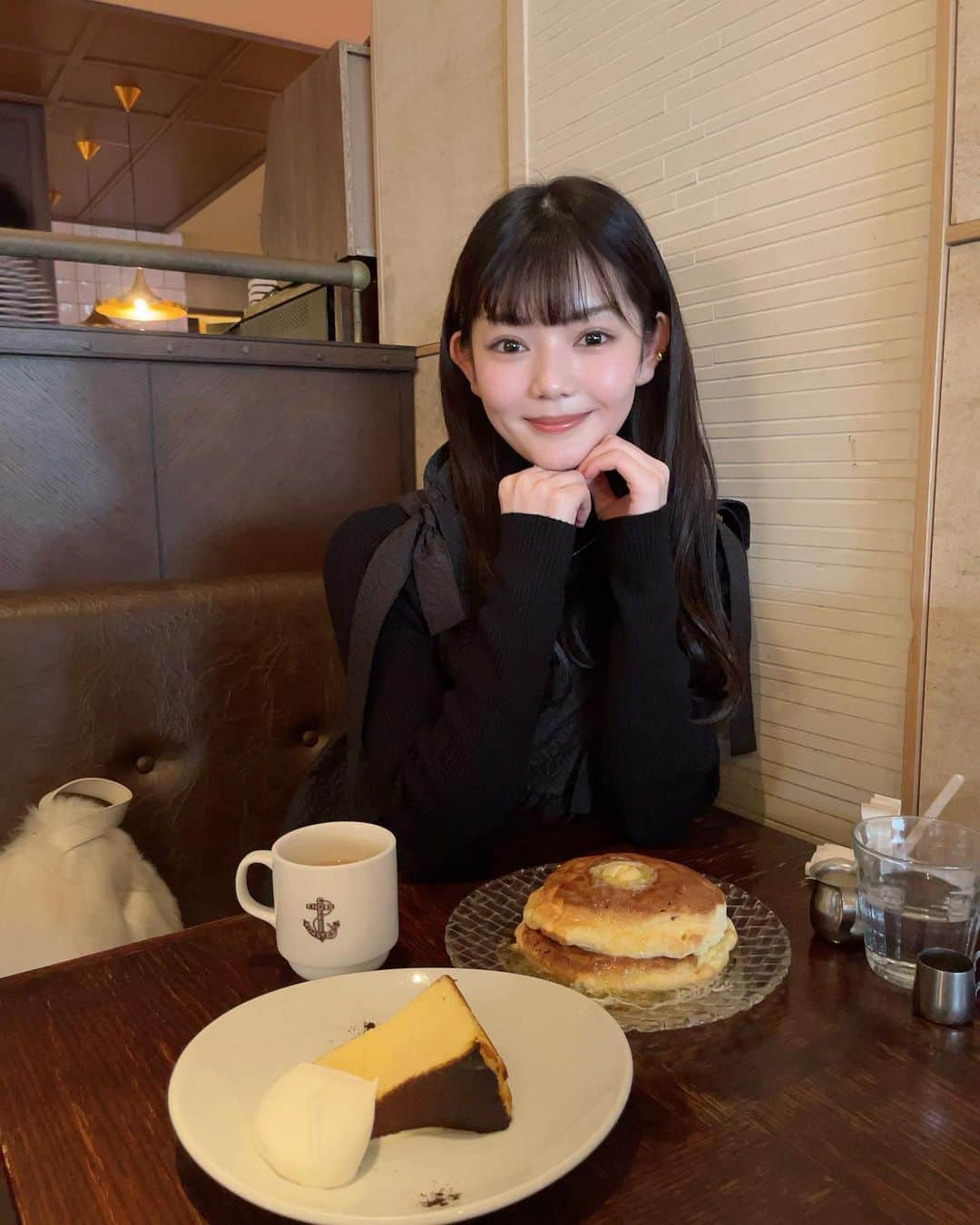 平塚日菜のインスタグラム：「.  .  .  ずっと行きたかったんだ☕🥞♡  #6thbyorientalhotel  #cafe  #カフェ #カフェ巡り  #有楽町カフェ」