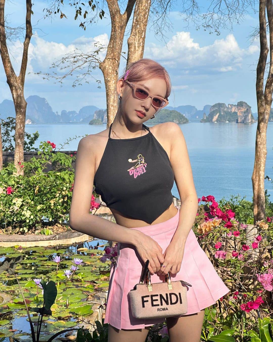 ソンソのインスタグラム：「pink pink💓」
